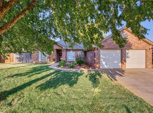 330 Shale Crst, Clinton, OK 73601
