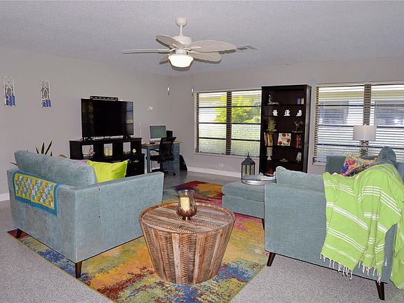 4th image of 717 Vivienda West Blvd #36