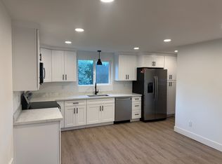 212 N Davies Rd #B, Lake Stevens, WA 98258