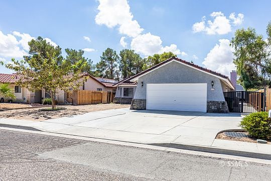 2nd image of 1113 Las Cruces Ct