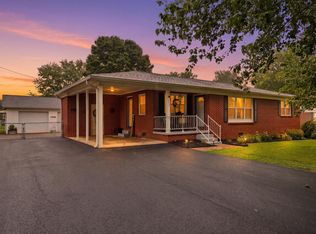 902 Dennis Ave, Jasper, TN 37347