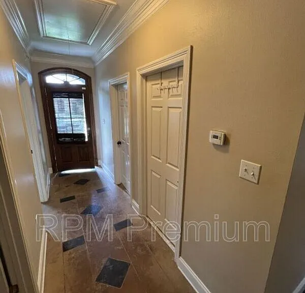 5557 Arialo Dr — Photo 5
