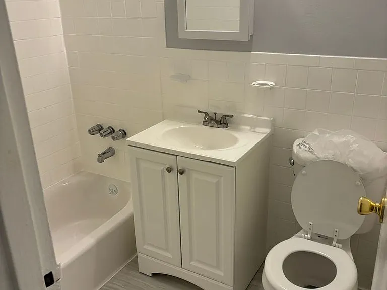 Riley Realty Apartments — Photo 9