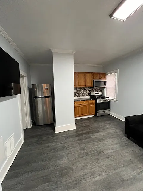 301 Maple St - 1B — Photo 3