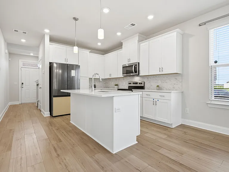 282 Netherlands Blvd #1 — Photo 8