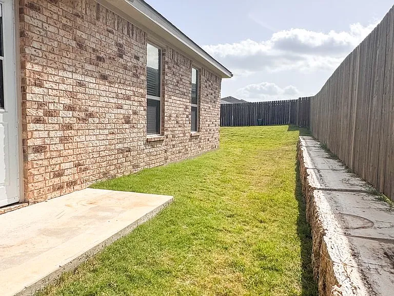5108 Red Rose Xing — Photo 10