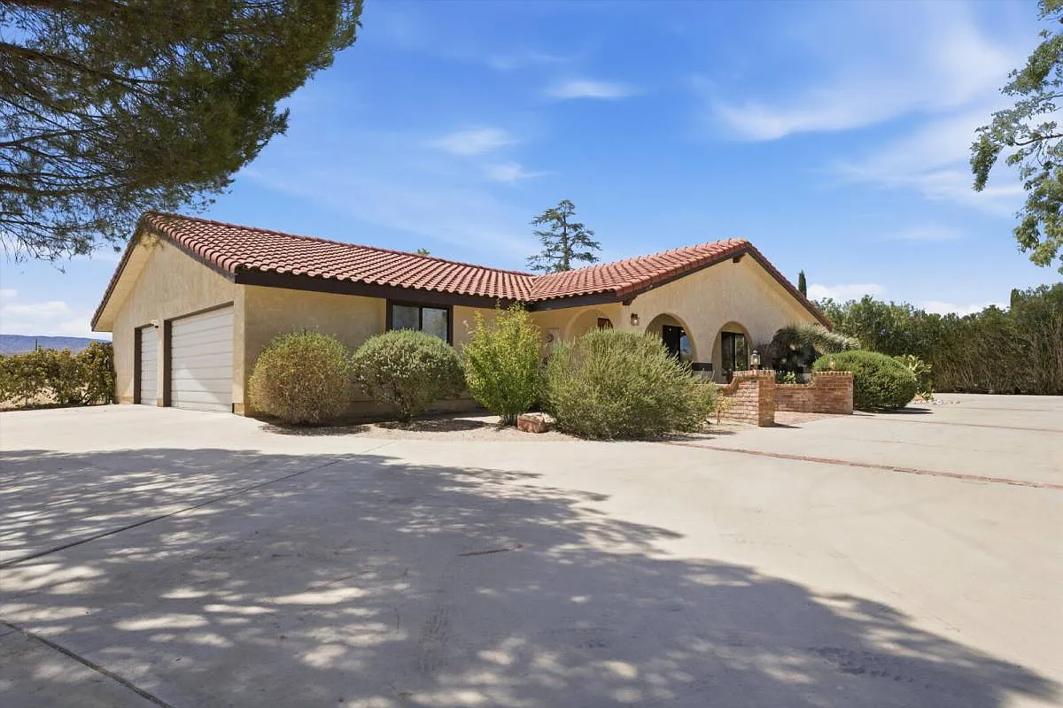 4548 W Ave #K12 in Lancaster, CA 93536 — Photo 3