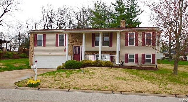 1st image of 55 W Oak Hill Dr