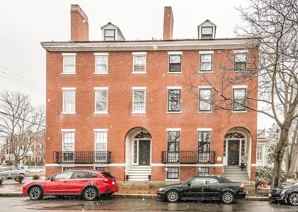 1st image of 41 Washington Sq #3