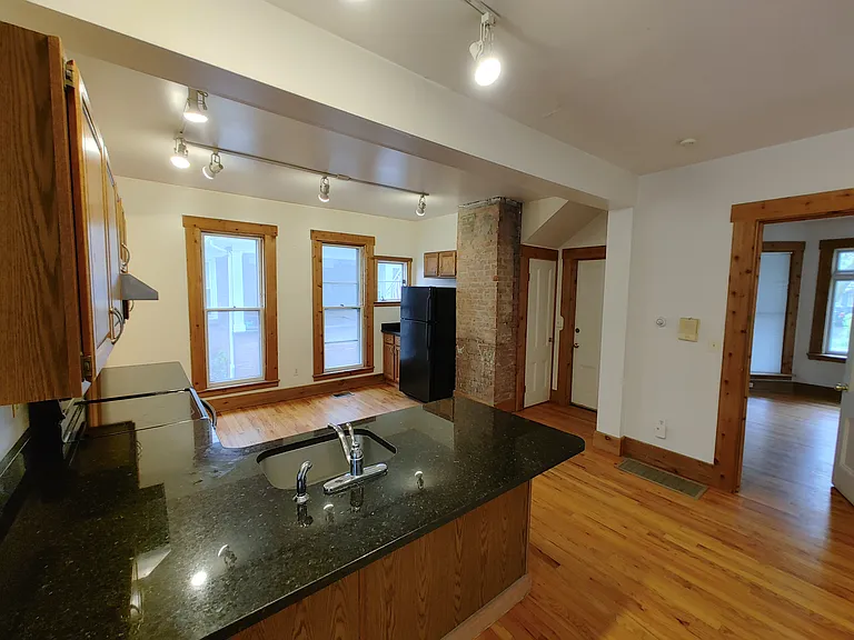 11 Thayer St #1 — Photo 4