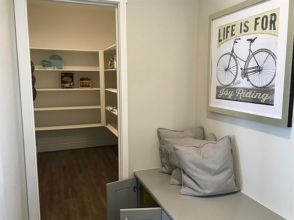 2nd image of 27978 Silver Springs Way