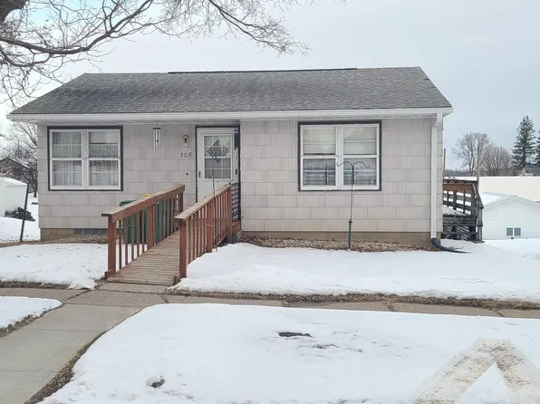 305 Truman St, Luana, IA 52156