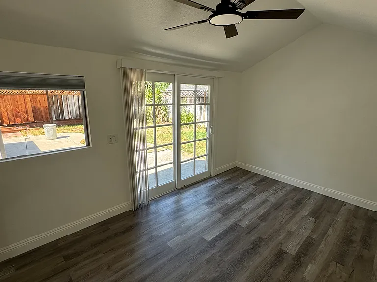 1426 Hicks Ave — Photo 22