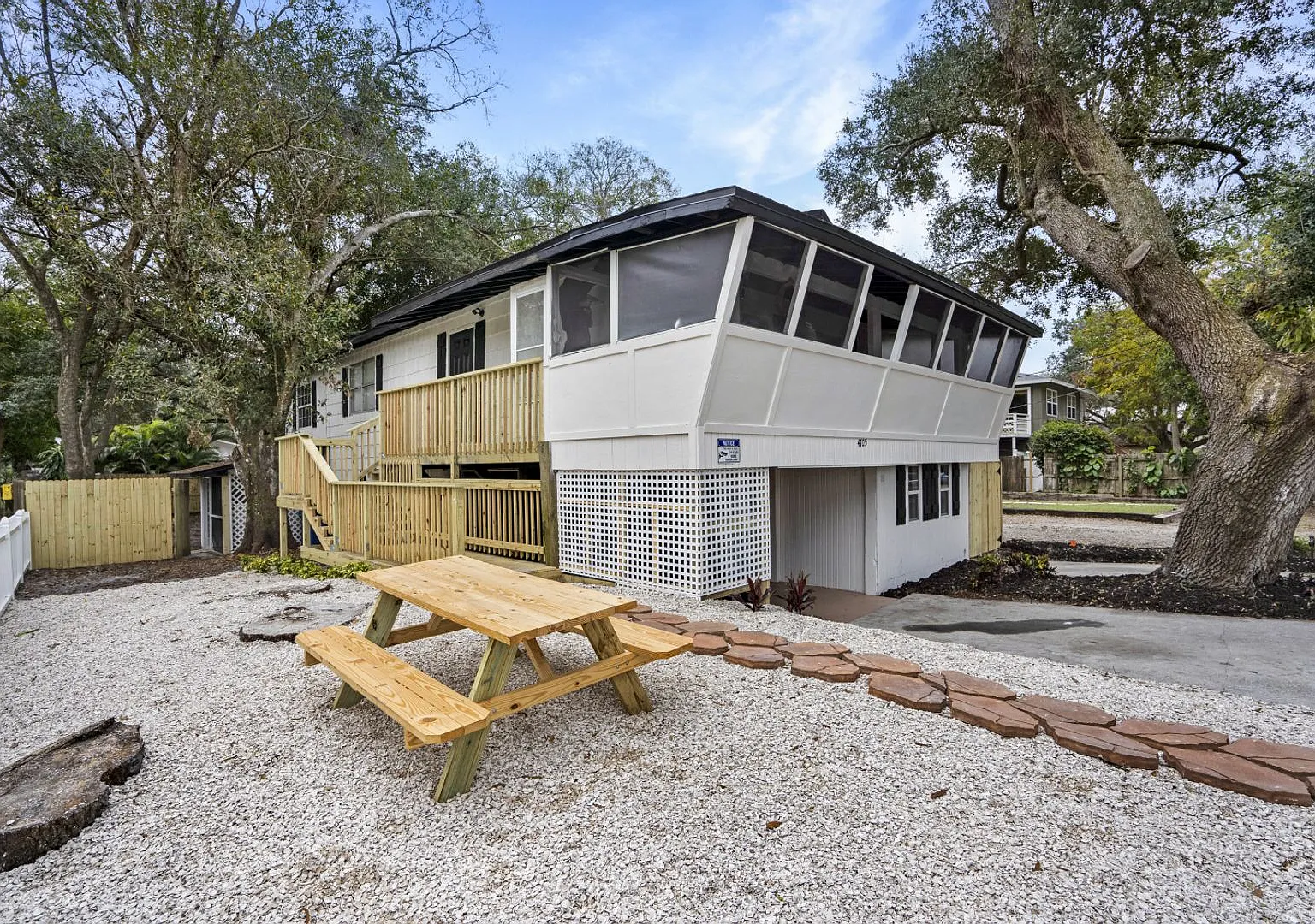 MAVE 4705 Hollingsworth Ave, SRQ 34233 — Photo 2