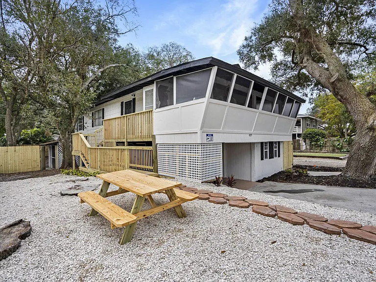 4705 Hollingsworth Ave — Photo 28
