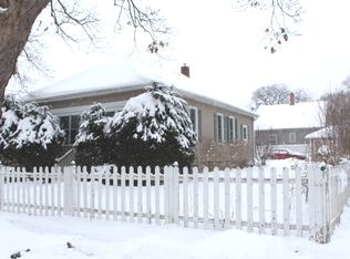 595 N Porter St, Elgin, IL 60120