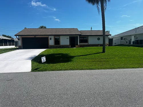 4025 Vermont Ln Photo 1