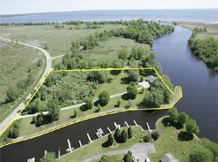 1571 Harbor Rd, Oconto, WI 54153