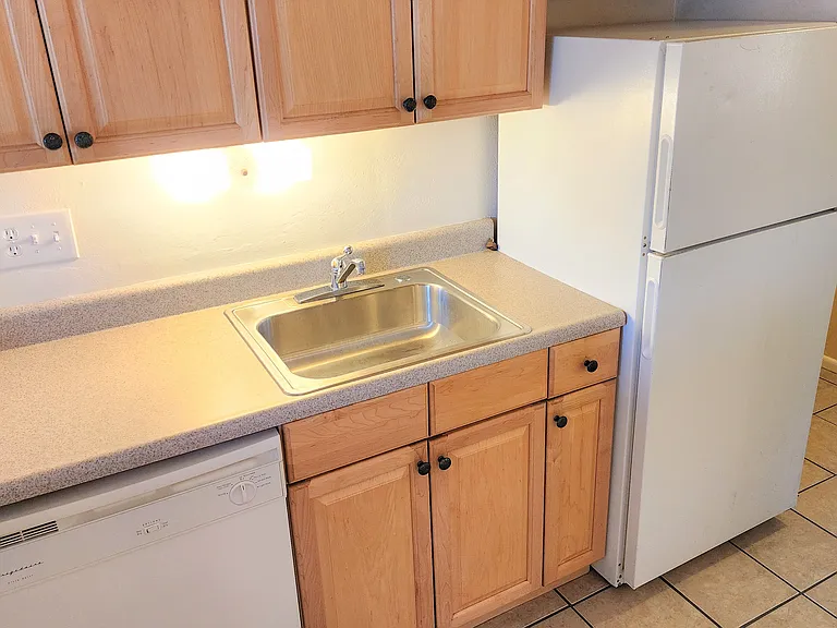 918 S Logan St #103 — Photo 4