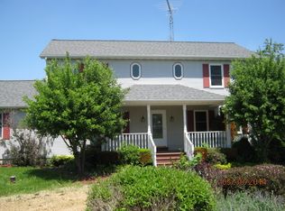 304 Hedge Rd, Earlville, IL 60518