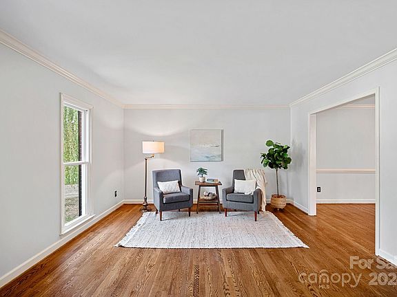 3rd image of 2520 Oxborough Dr