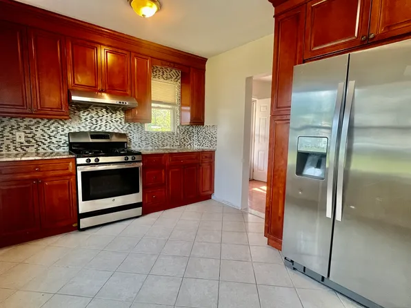 14 Bayview Place, West Haven, CT 06516