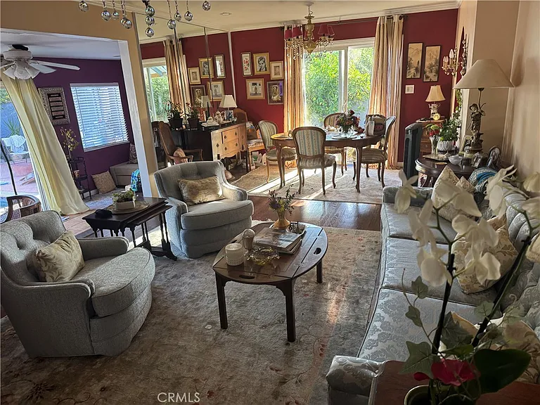 17212 Strathern St — Photo 4