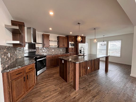 2nd image of 1300 Whitetail Ave #139