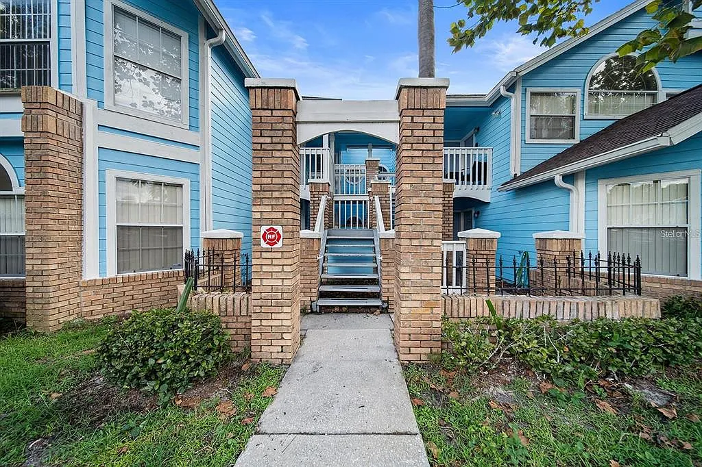2 bed, 2.0 bath, 1087 sqft, $1,700 — Photo 1