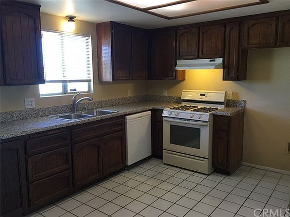 4th image of 17690 Willow St