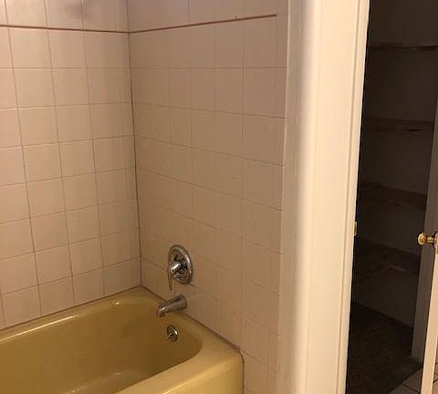 4th image of 2528 N Fontana Ave #G