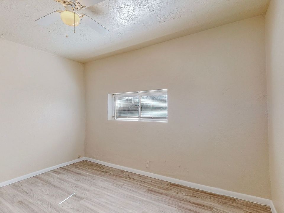 1st image of 1119 Edith Blvd NE #1/2