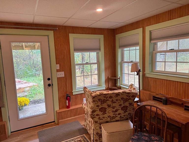 529 Valley Rd — Photo 4