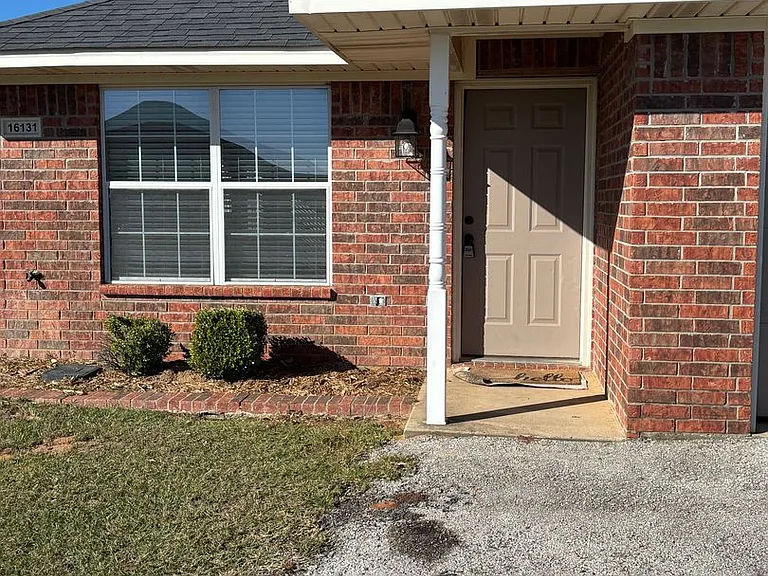 16131 Rolling Meadows Dr — Photo 29