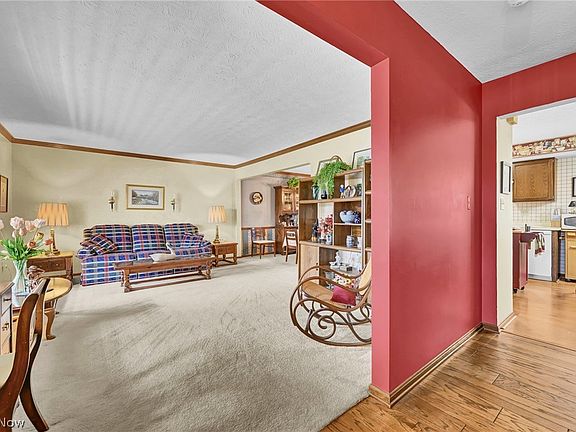 5th image of 15888 Inglewood Ct