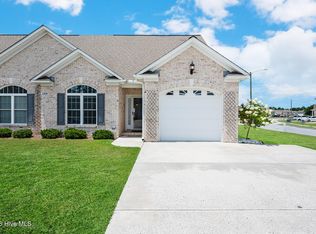 2400 Dovedale Ct #B, Greenville, NC 27834