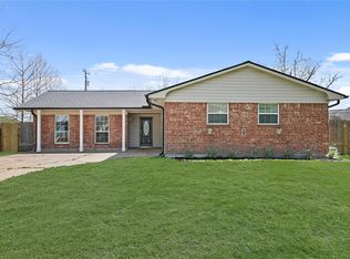 303 Rachael Ln, Friendswood, TX 77546