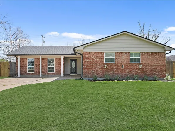 303 Rachael Ln, Friendswood, TX 77546