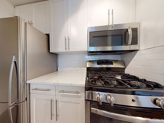 4th image of 400 E 71st St APT 14A