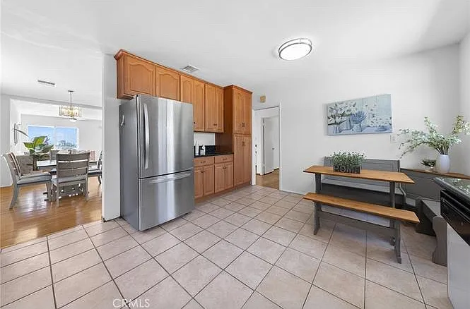 1003 Langley Way — Photo 31