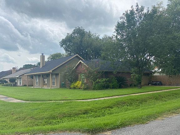 2nd image of 107 Willowview Dr