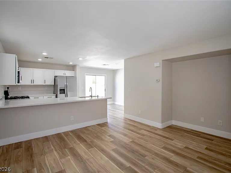 2108 Sandy Ln — Photo 4