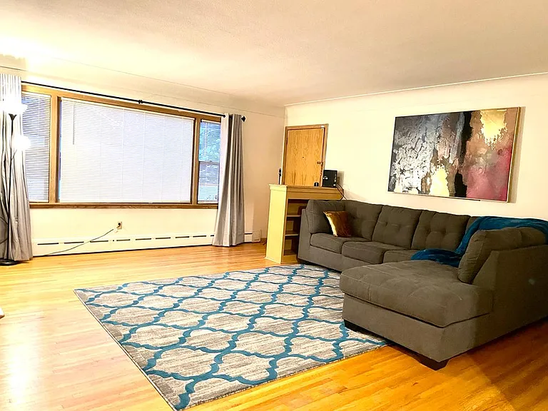 224 2nd Ave S #1 — Photo 15