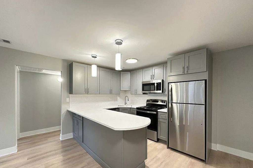 2 bed, $2,500 — Photo 1