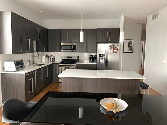 4th image of 3201 W Wabansia Ave Unit 3E