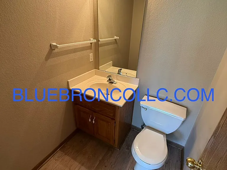621 Willow Ln — Photo 5