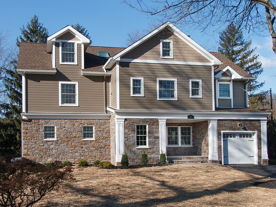 1st image of 11 Canterbury Ln