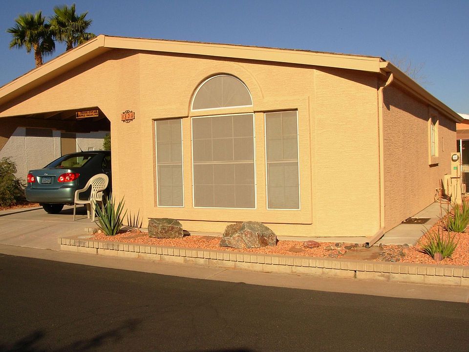 Front w/carport