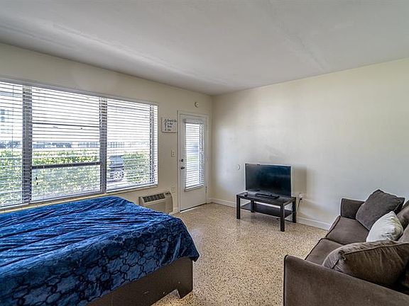 4th image of 7746 Carlyle Ave Unit 3-7746A-3
