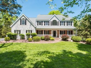 32 Red Schoolhouse Rd, Lebanon, NJ 08833